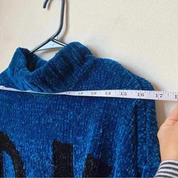 DKNY Chenille Sweater, XS (Fits Like S), Blue & Black, Cozy Christmas - Picture 10 of 12